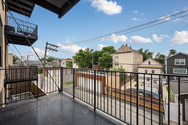 3500 S Sangamon Street 208, Chicago, IL 60609
