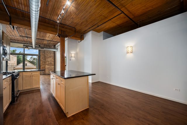 3500 S Sangamon Street 208, Chicago, IL 60609