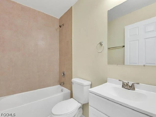 702 SE 6th TER, Cape Coral, FL 33990