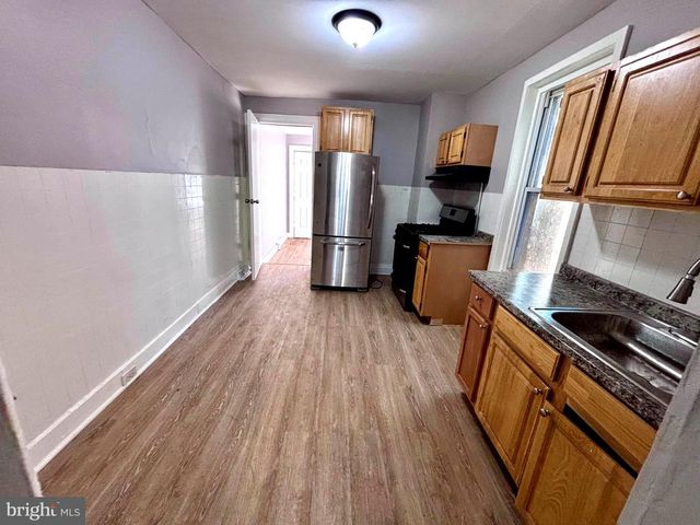 417 WALNUT AVE, Trenton, NJ 08609