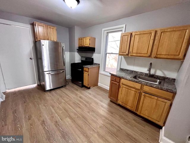 417 WALNUT AVE, Trenton, NJ 08609