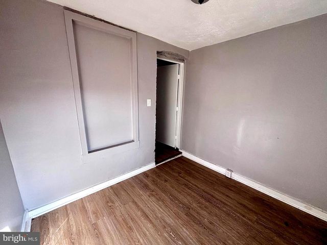 417 WALNUT AVE, Trenton, NJ 08609