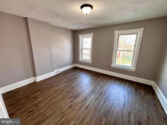 417 WALNUT AVE, Trenton, NJ 08609