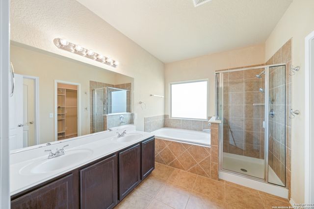 516 STONEBROOK DR, Cibolo, TX 78108