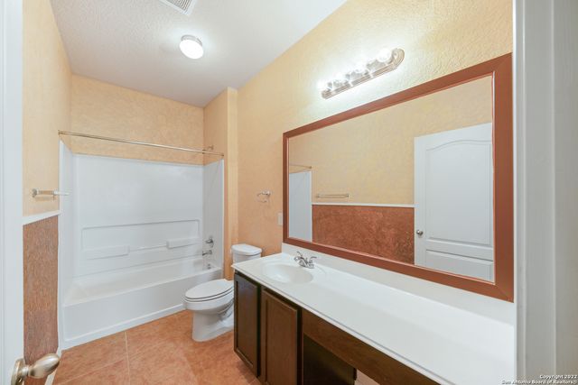 516 STONEBROOK DR, Cibolo, TX 78108