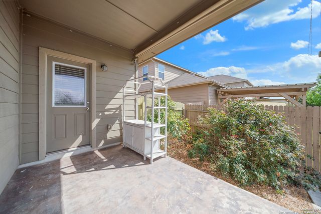 516 STONEBROOK DR, Cibolo, TX 78108