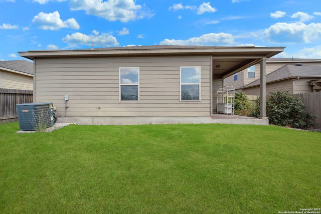 516 STONEBROOK DR, Cibolo, TX 78108