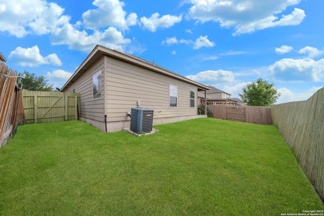 516 STONEBROOK DR, Cibolo, TX 78108