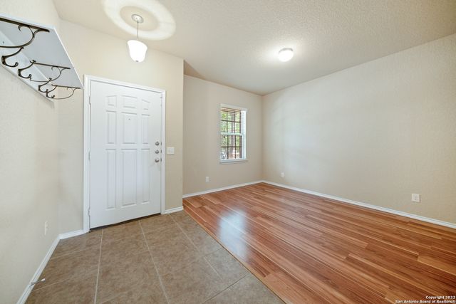 516 STONEBROOK DR, Cibolo, TX 78108