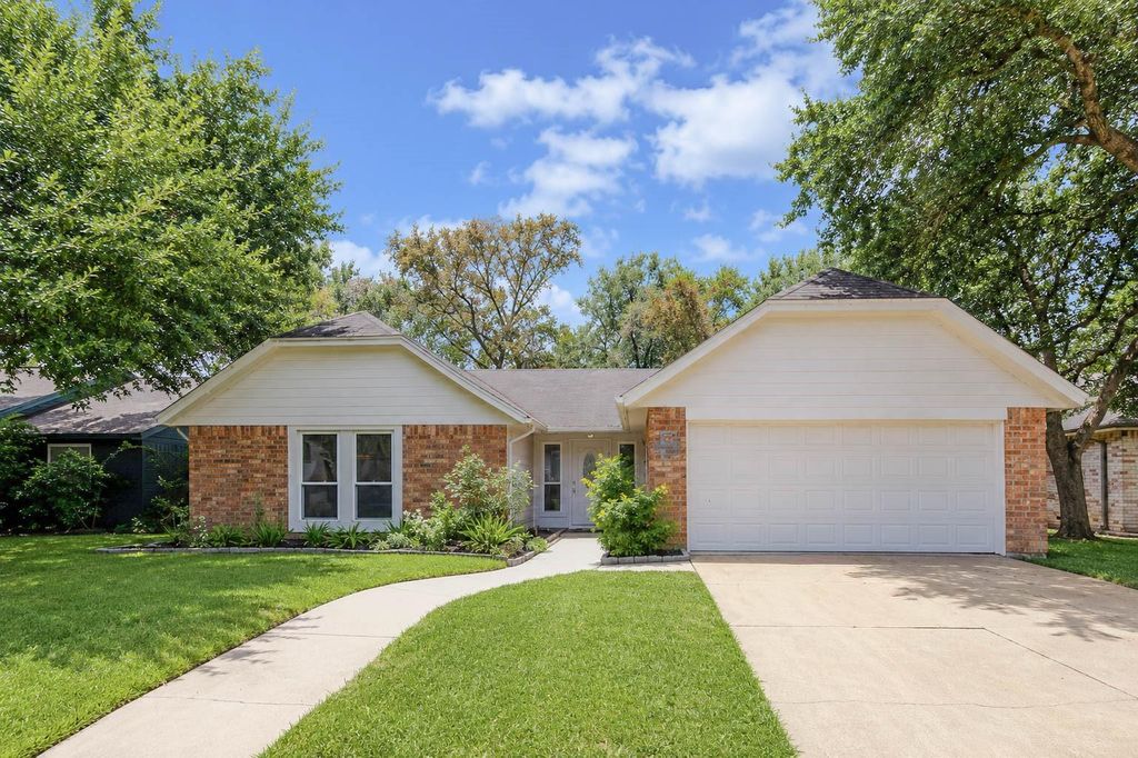 1819 Lansdowne Drive, Richmond, TX 77406