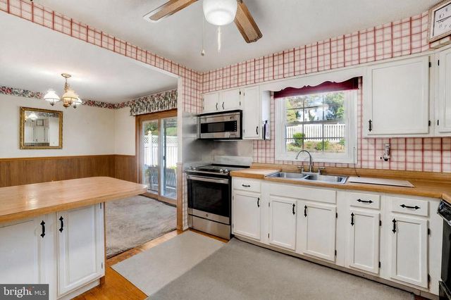 127 STRASSBURG CIR, Shrewsbury, PA 17361