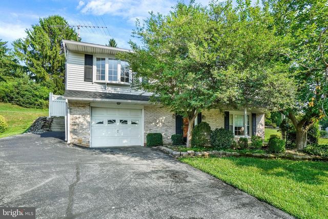 127 STRASSBURG CIR, Shrewsbury, PA 17361