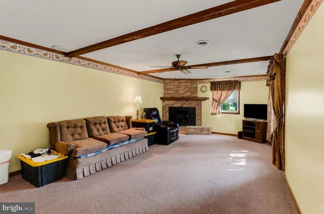 127 STRASSBURG CIR, Shrewsbury, PA 17361