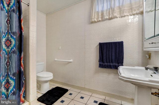 127 STRASSBURG CIR, Shrewsbury, PA 17361