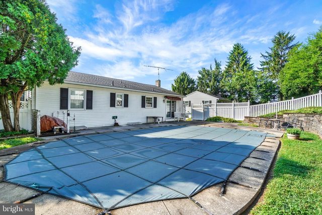 127 STRASSBURG CIR, Shrewsbury, PA 17361