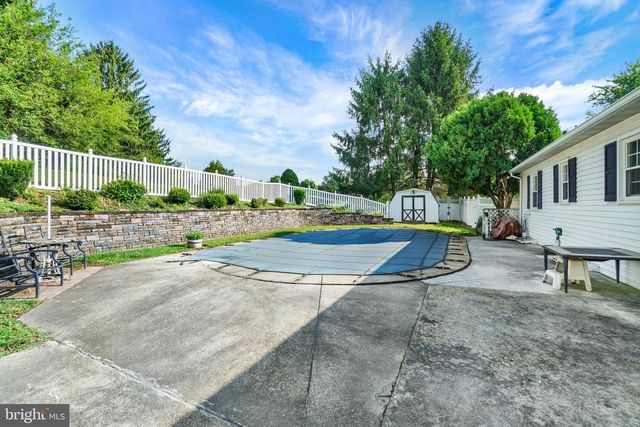 127 STRASSBURG CIR, Shrewsbury, PA 17361