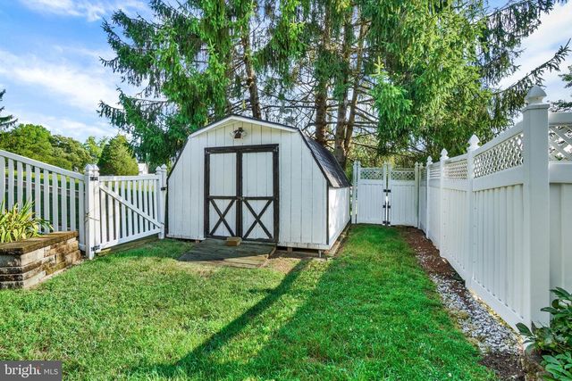 127 STRASSBURG CIR, Shrewsbury, PA 17361