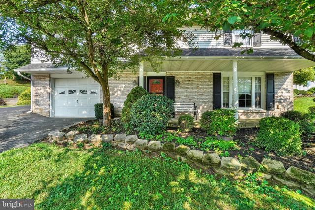 127 STRASSBURG CIR, Shrewsbury, PA 17361