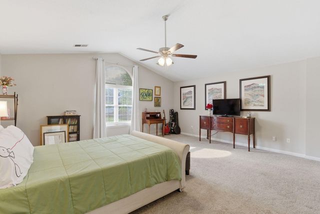 204 Village Drive, Frankfort, KY 40601