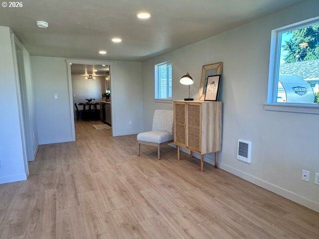 2345 F St, Springfield, OR 97477