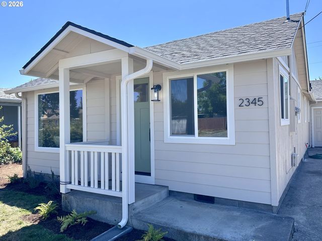 2345 F St, Springfield, OR 97477