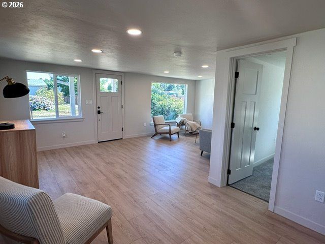 2345 F St, Springfield, OR 97477