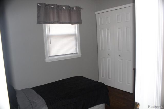 5735 Lake Grove Drive, White Lake, MI 48383