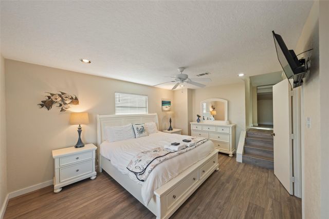313 Schooner Drive, Freeport, TX 77541