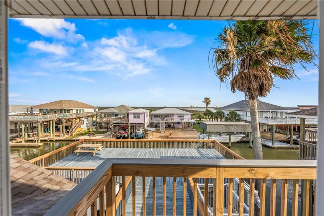 313 Schooner Drive, Freeport, TX 77541