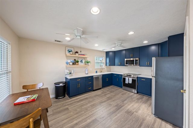 313 Schooner Drive, Freeport, TX 77541