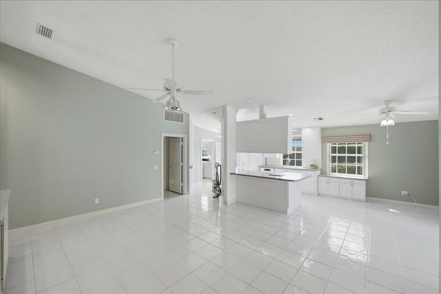 1253 NW Bentley Circle #a, Port St. Lucie, FL 34986