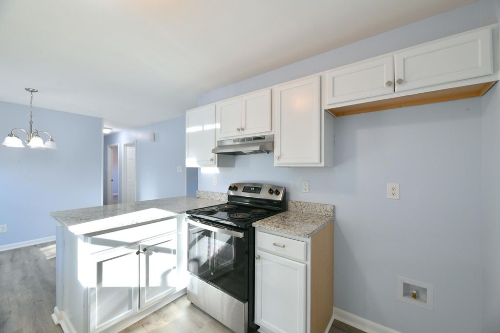 Image 12 of property listing at 109 Tupelo Street, Summerville, SC 29485