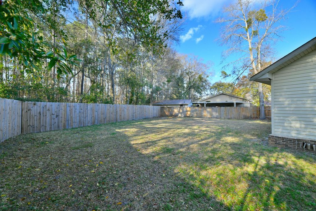 Image 30 of property listing at 109 Tupelo Street, Summerville, SC 29485