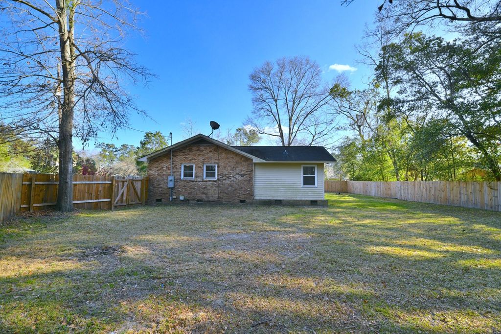 Image 32 of property listing at 109 Tupelo Street, Summerville, SC 29485