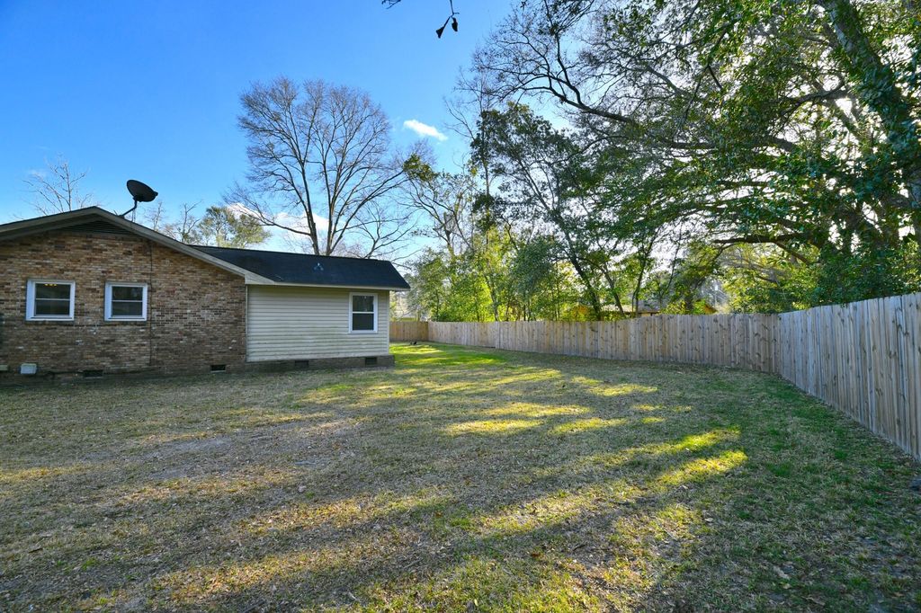 Image 33 of property listing at 109 Tupelo Street, Summerville, SC 29485