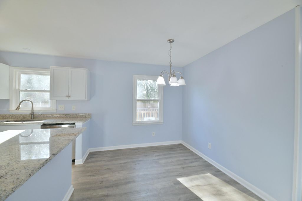 Image 6 of property listing at 109 Tupelo Street, Summerville, SC 29485
