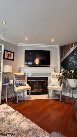 40 Holly St, Jersey City, NJ 07305