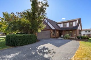 625 Edward Road, Naperville, IL 60540