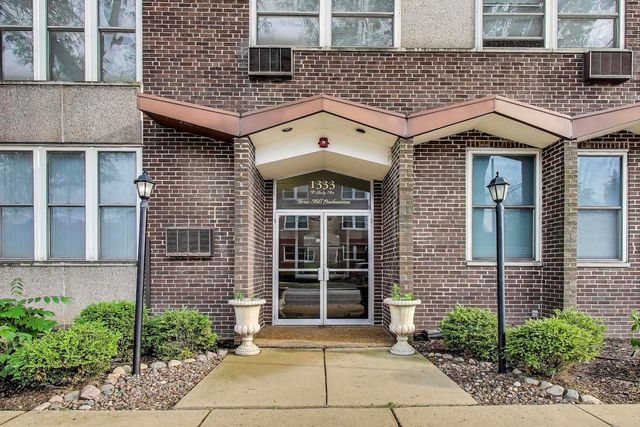 1333 W Touhy Avenue 102, Park Ridge, IL 60068