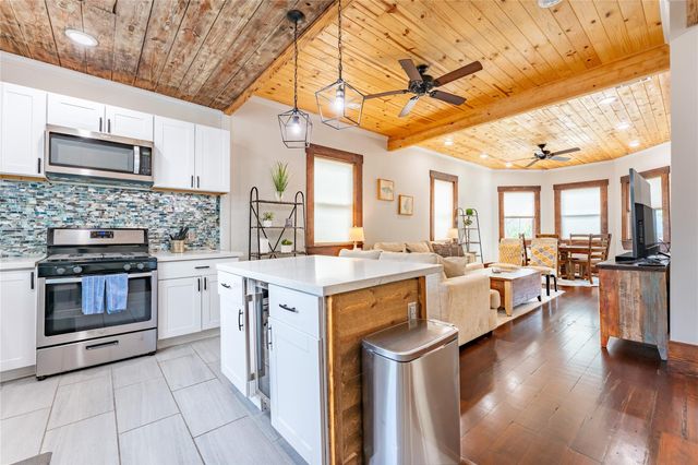 1828 Ursuline Street, Galveston, TX 77550