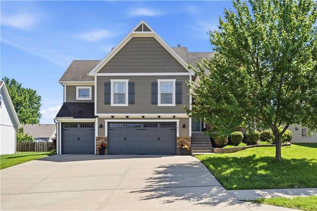 1401 NE 106th Place, Kansas City, MO 64155