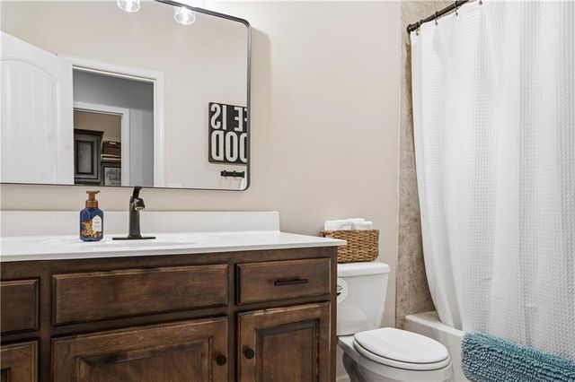 1401 NE 106th Place, Kansas City, MO 64155