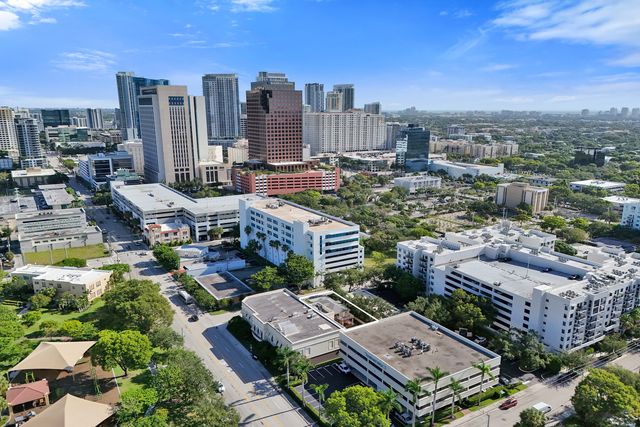 8 SE 8TH Street, Fort Lauderdale, FL 33316