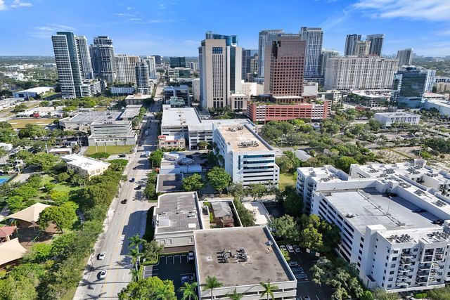 8 SE 8TH Street, Fort Lauderdale, FL 33316