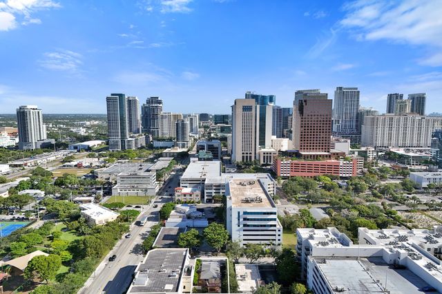 8 SE 8TH Street, Fort Lauderdale, FL 33316