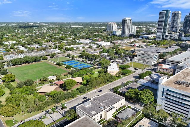 8 SE 8TH Street, Fort Lauderdale, FL 33316