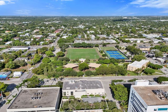8 SE 8TH Street, Fort Lauderdale, FL 33316