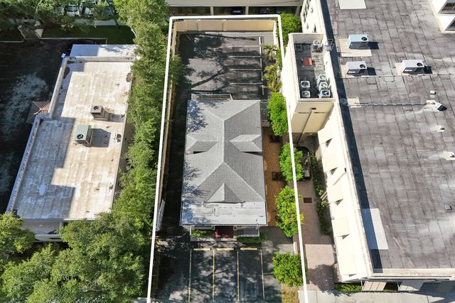 8 SE 8TH Street, Fort Lauderdale, FL 33316