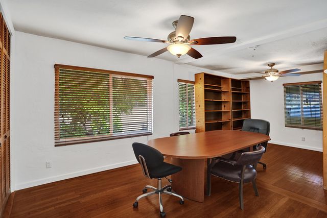 8 SE 8TH Street, Fort Lauderdale, FL 33316