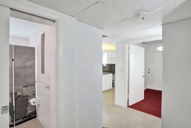 8 SE 8TH Street, Fort Lauderdale, FL 33316